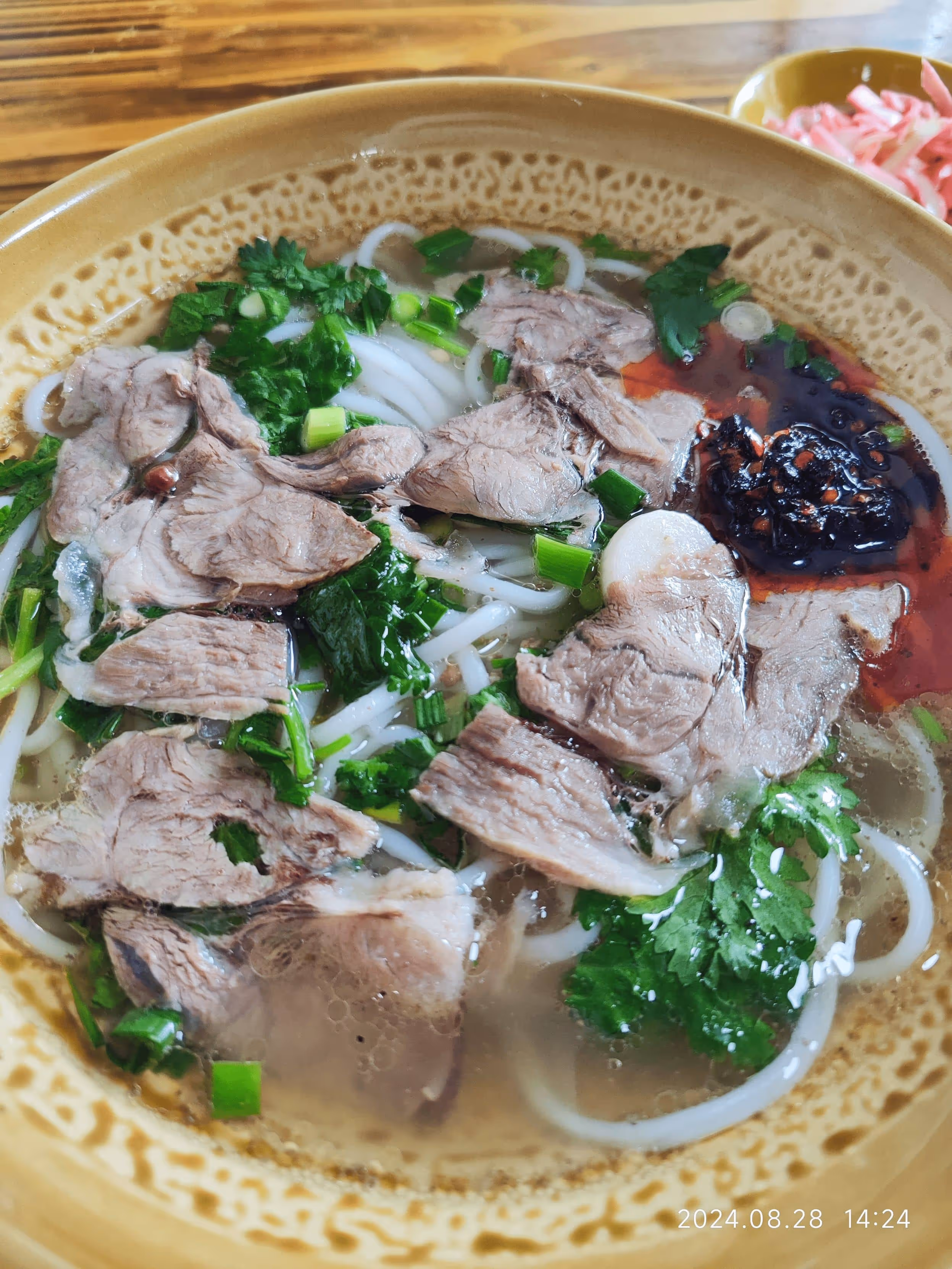 酒店附近,其貌不扬的羊肉粉,很鲜 酒店附近,其貌不扬的羊肉粉,很鲜