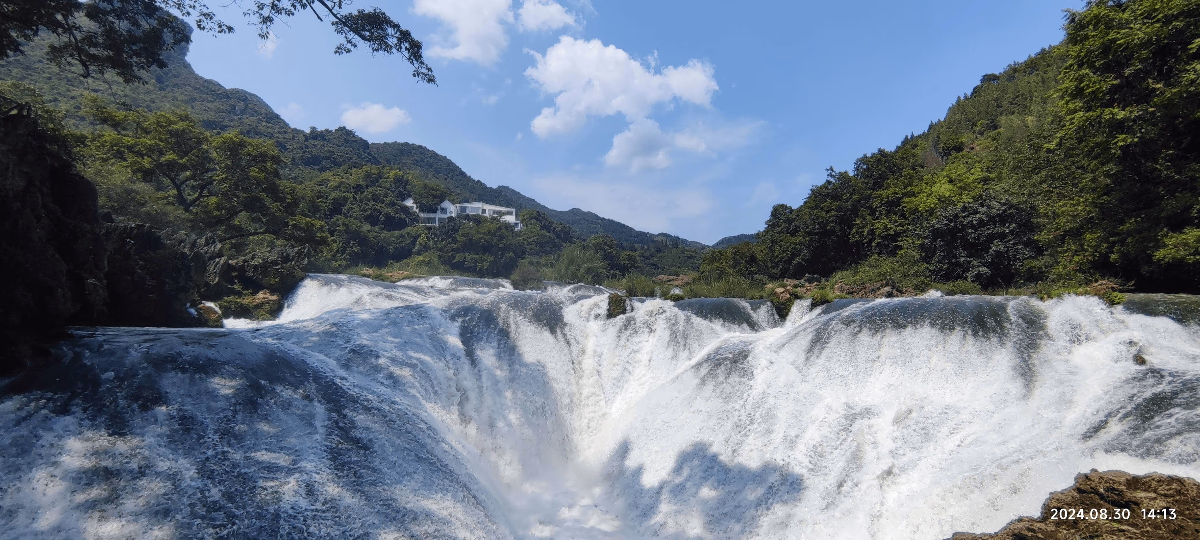 银链坠潭瀑布 银链坠潭瀑布